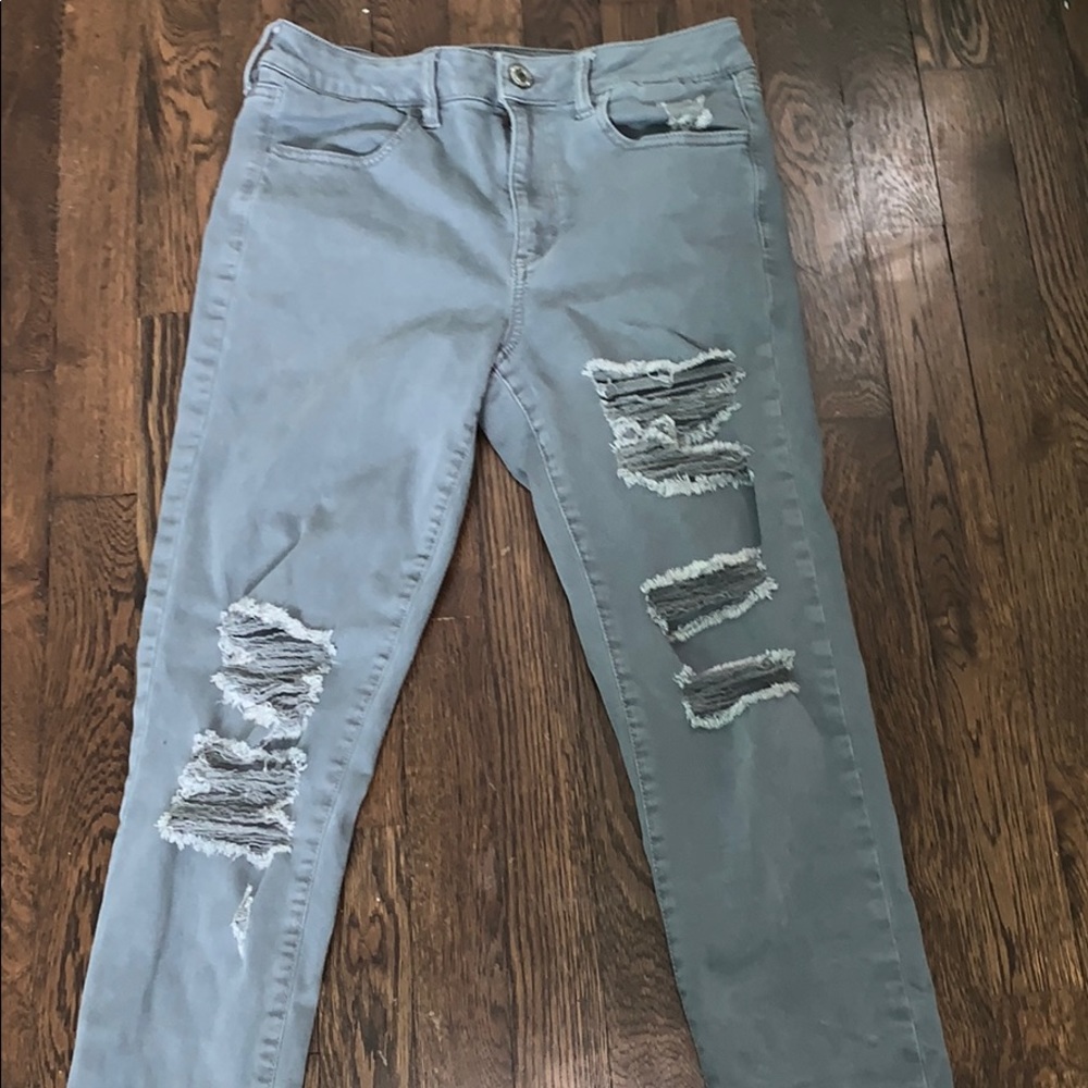 middle waisted, grayish american eagle jeans